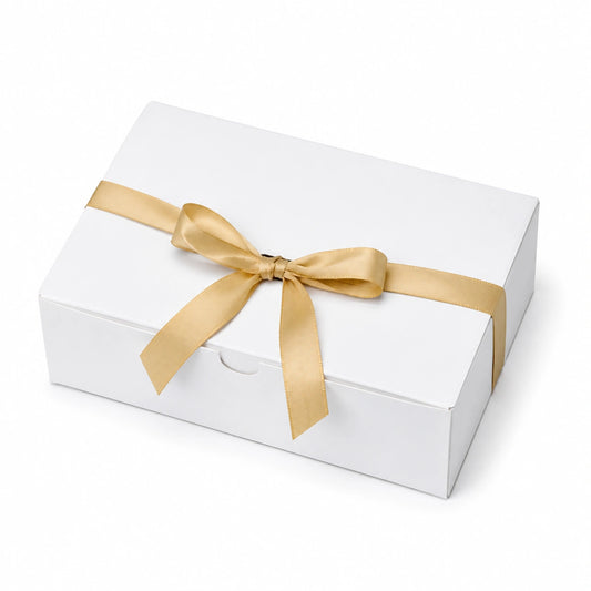 Scatola regalo 25 x 18 x 8 cm in cartoncino bianco con nastro dorato stile elegante